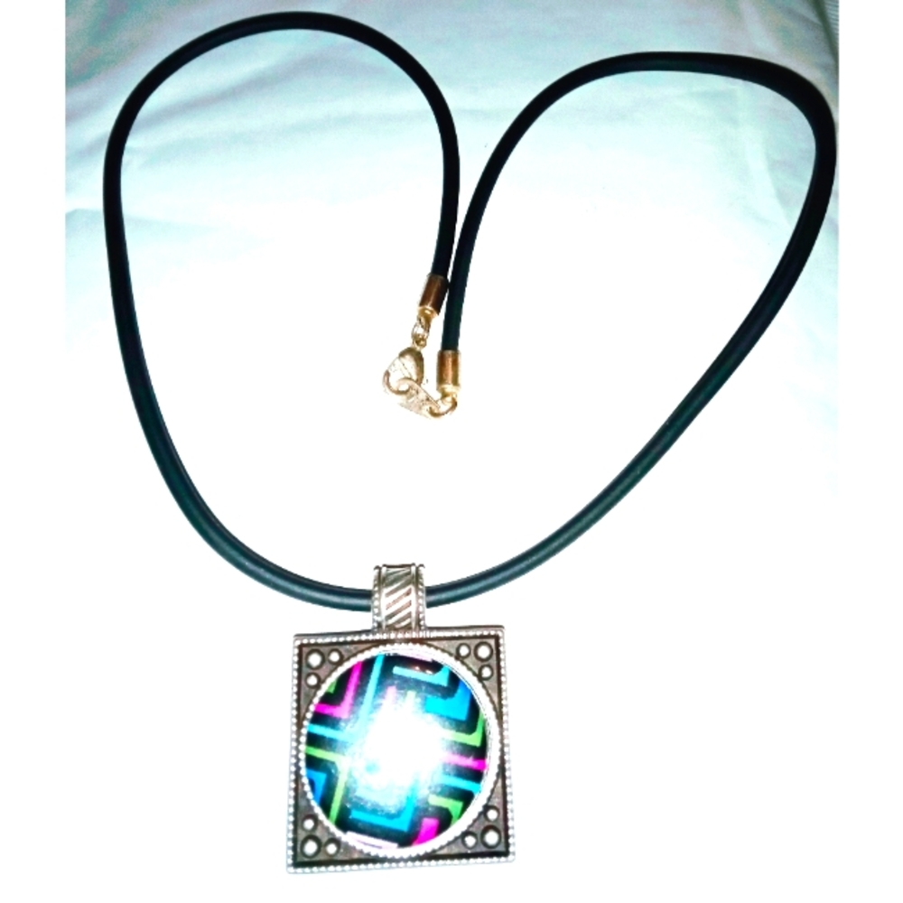 Wearable art pendant necklace